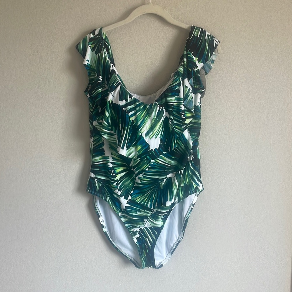 3/$20 NWT Swimsuit